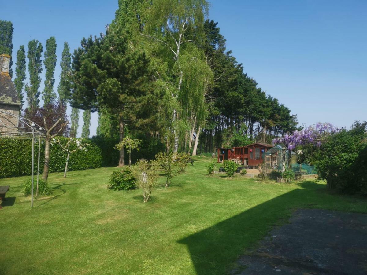 Вилла La Loctais Les Portes du Coglais Экстерьер фото